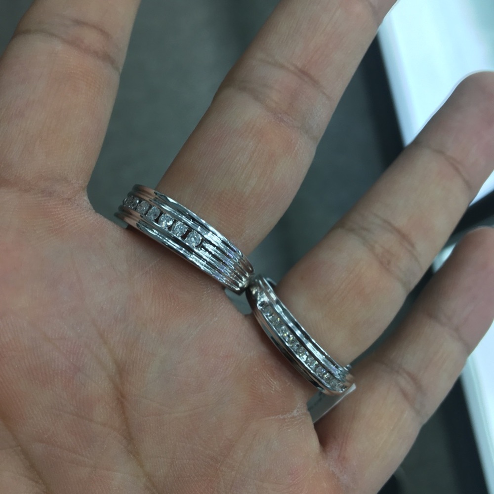 10kt White Gold Diamond Wedding Band Ring 1/4 Cttw - Picture 8 of 9